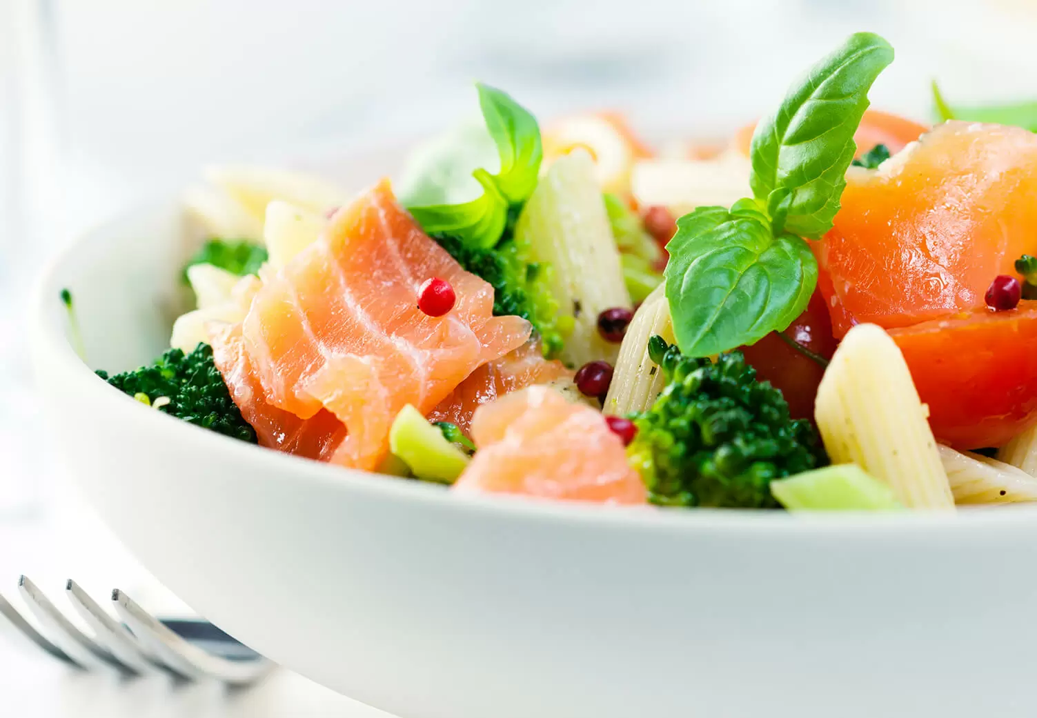 10 простых салатов с рыбой