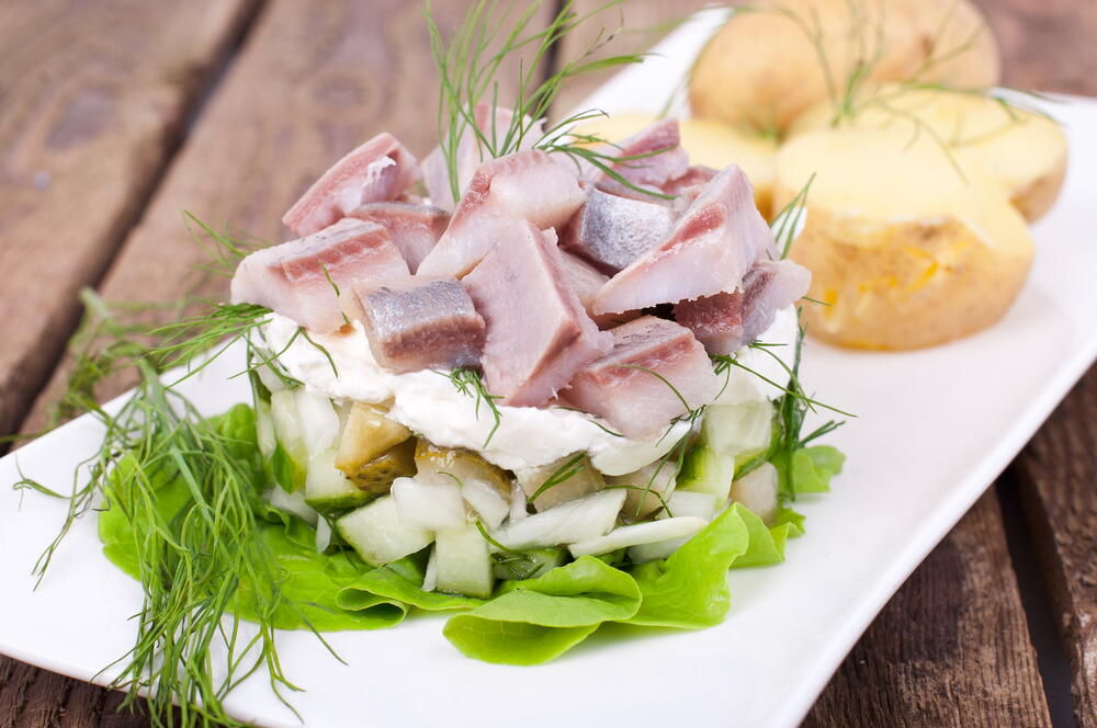 Рецепт простого салата с сельдью и картофелем за 30 минут!
