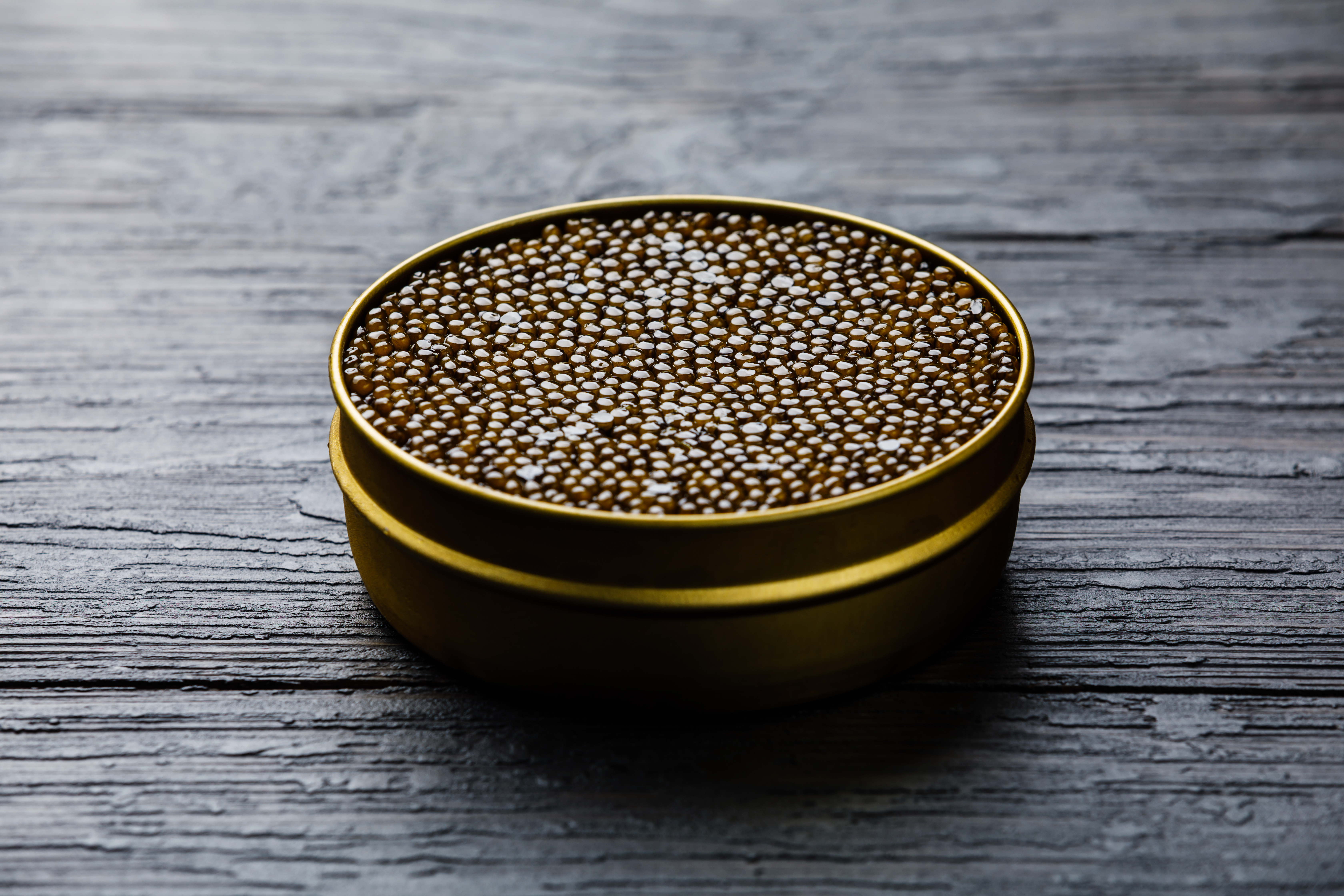 Черная икра: польза и интересные факты о деликатесе