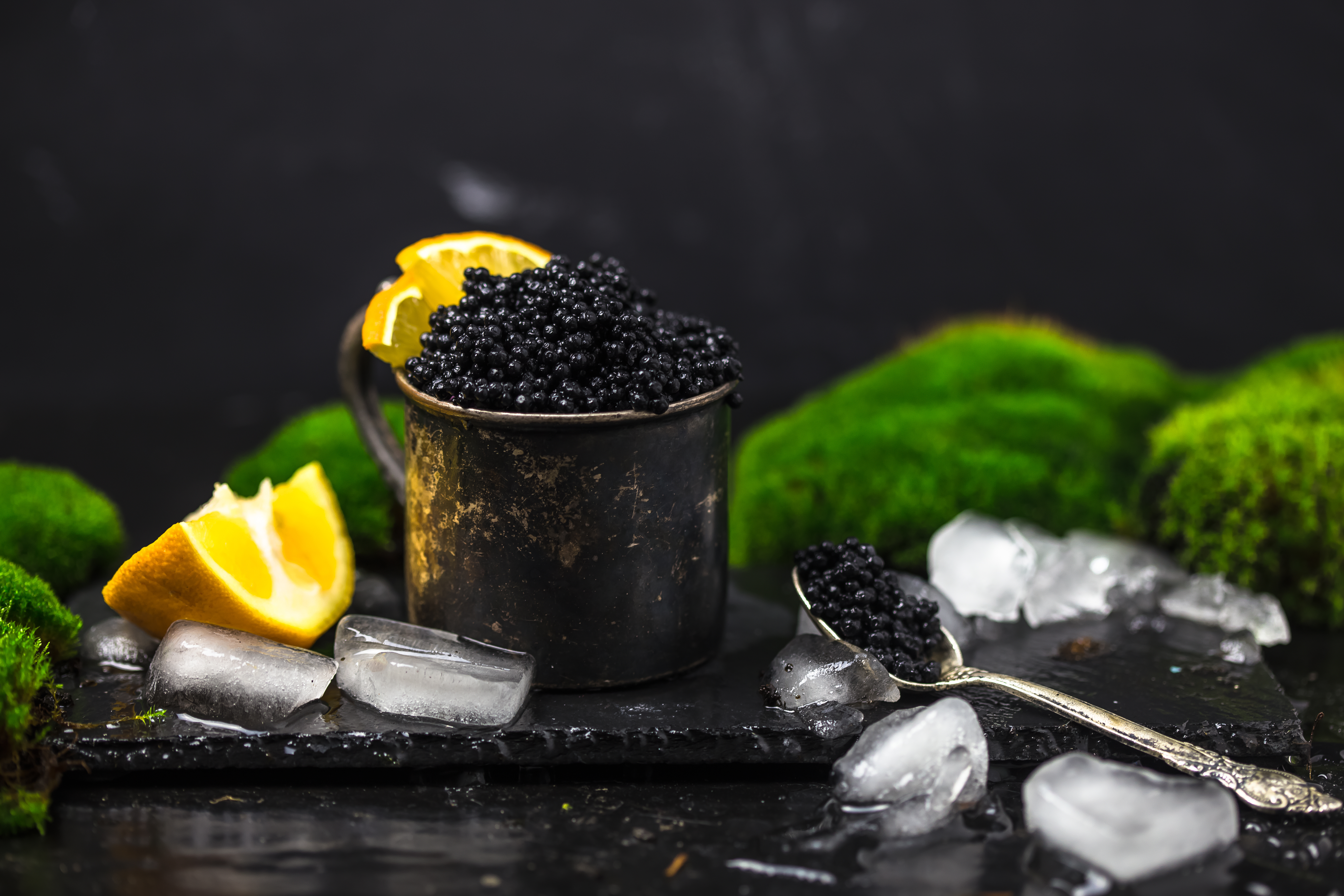 Чёрная икра: разновидности, полезные свойства и калорийность на 100 грамм