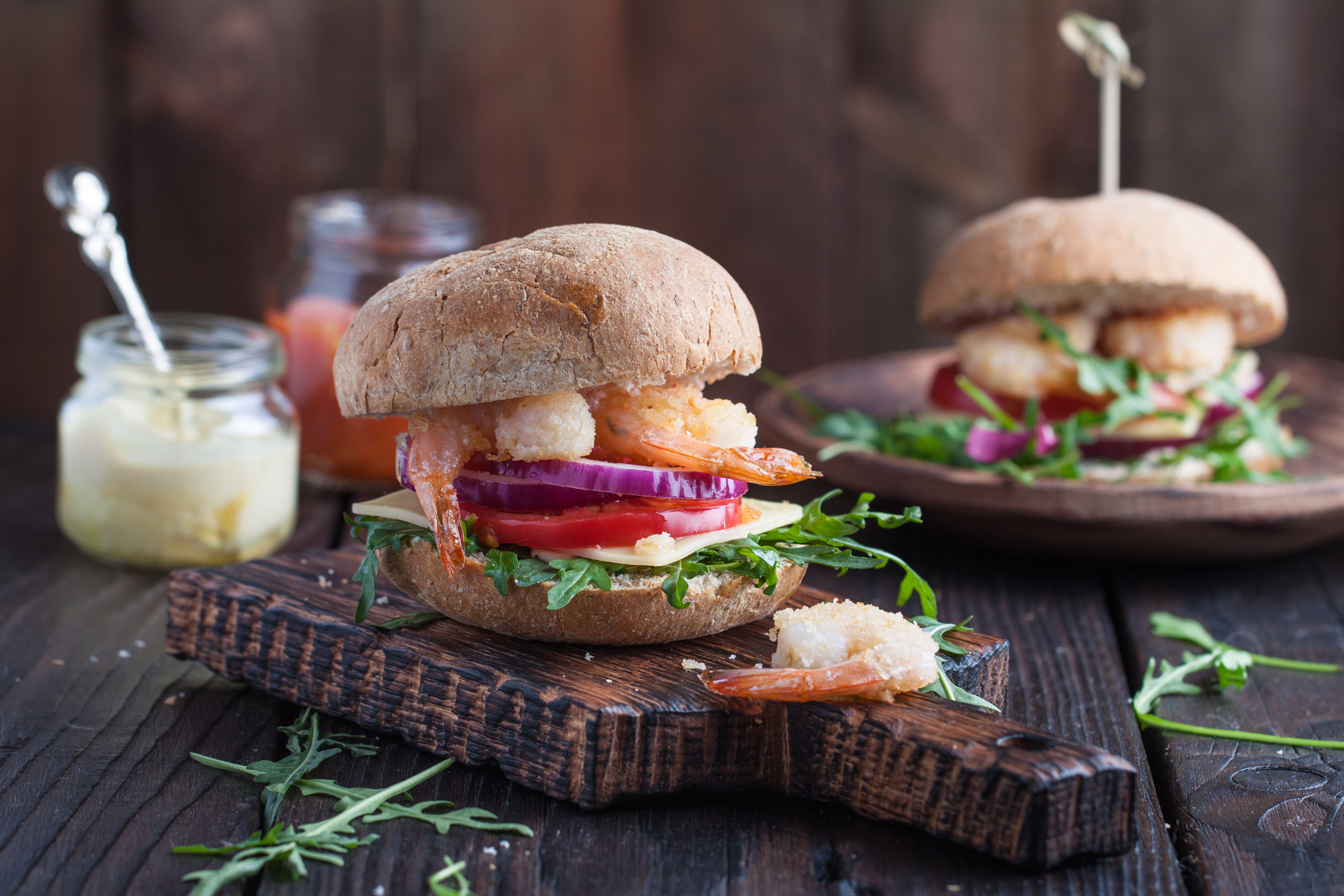 Бургер с тигровыми креветками: пошаговый рецепт