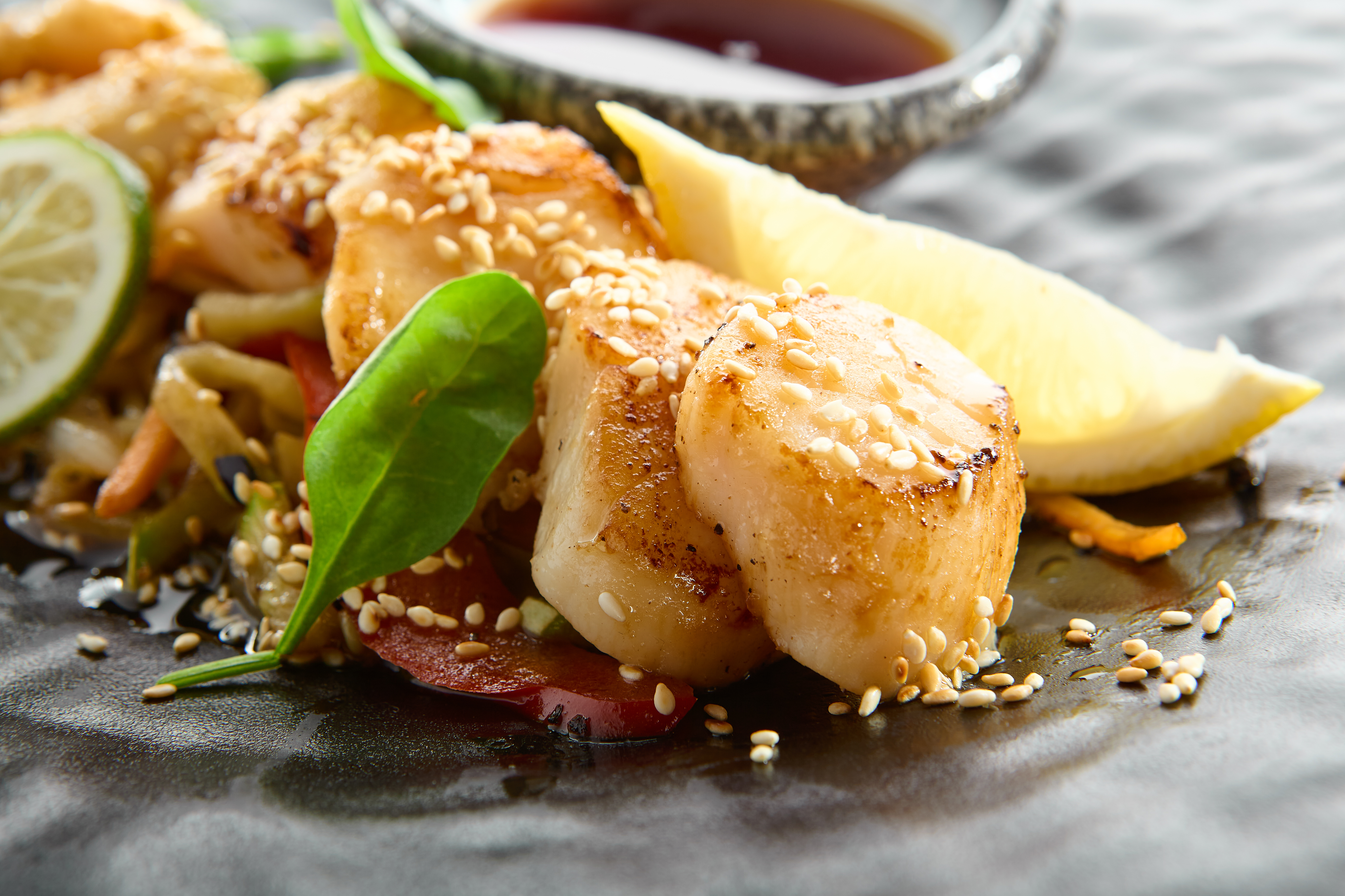 Морской гребешок в пряном соусе за 20 минут