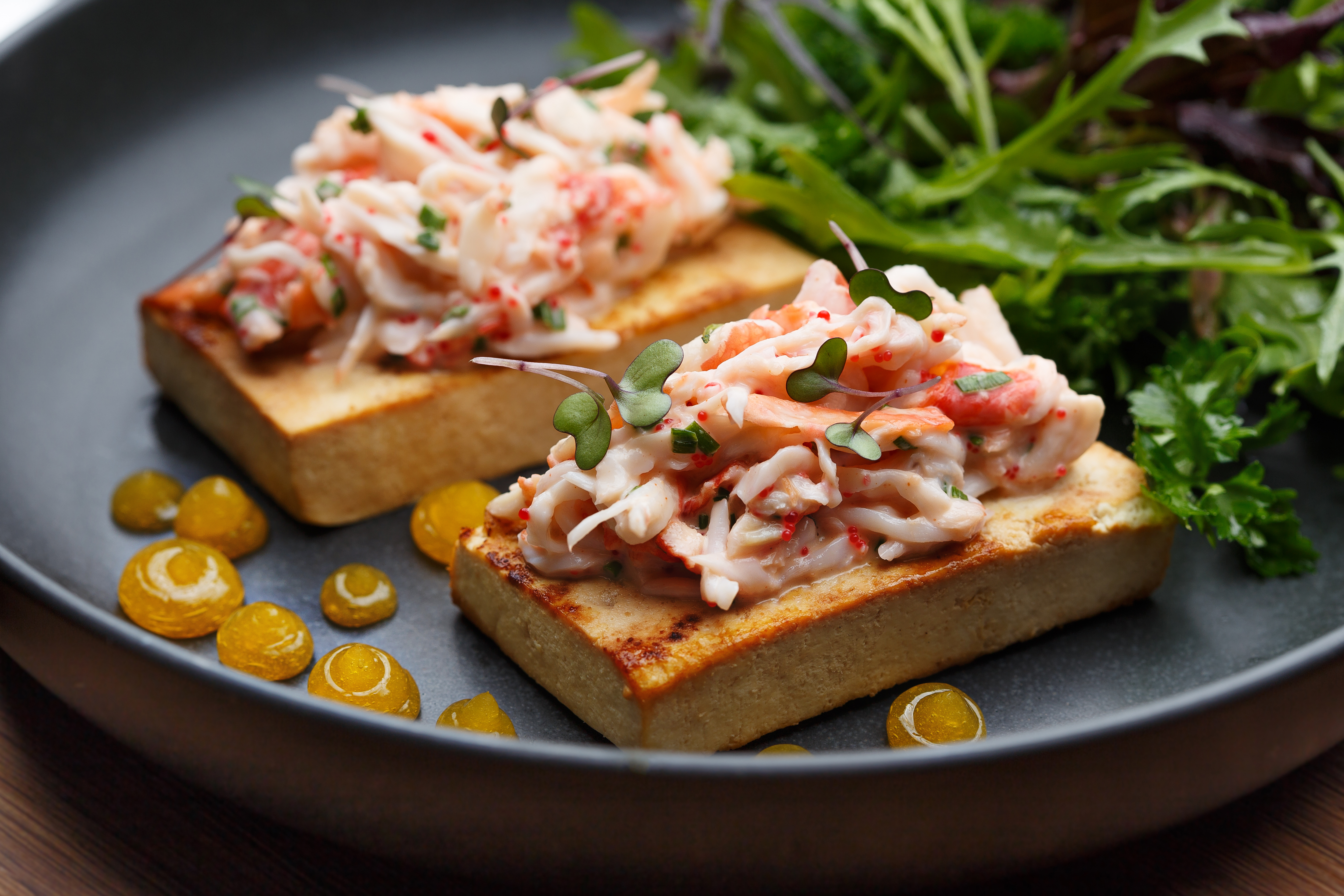 Блюда из крабового мяса: польза и разновидности