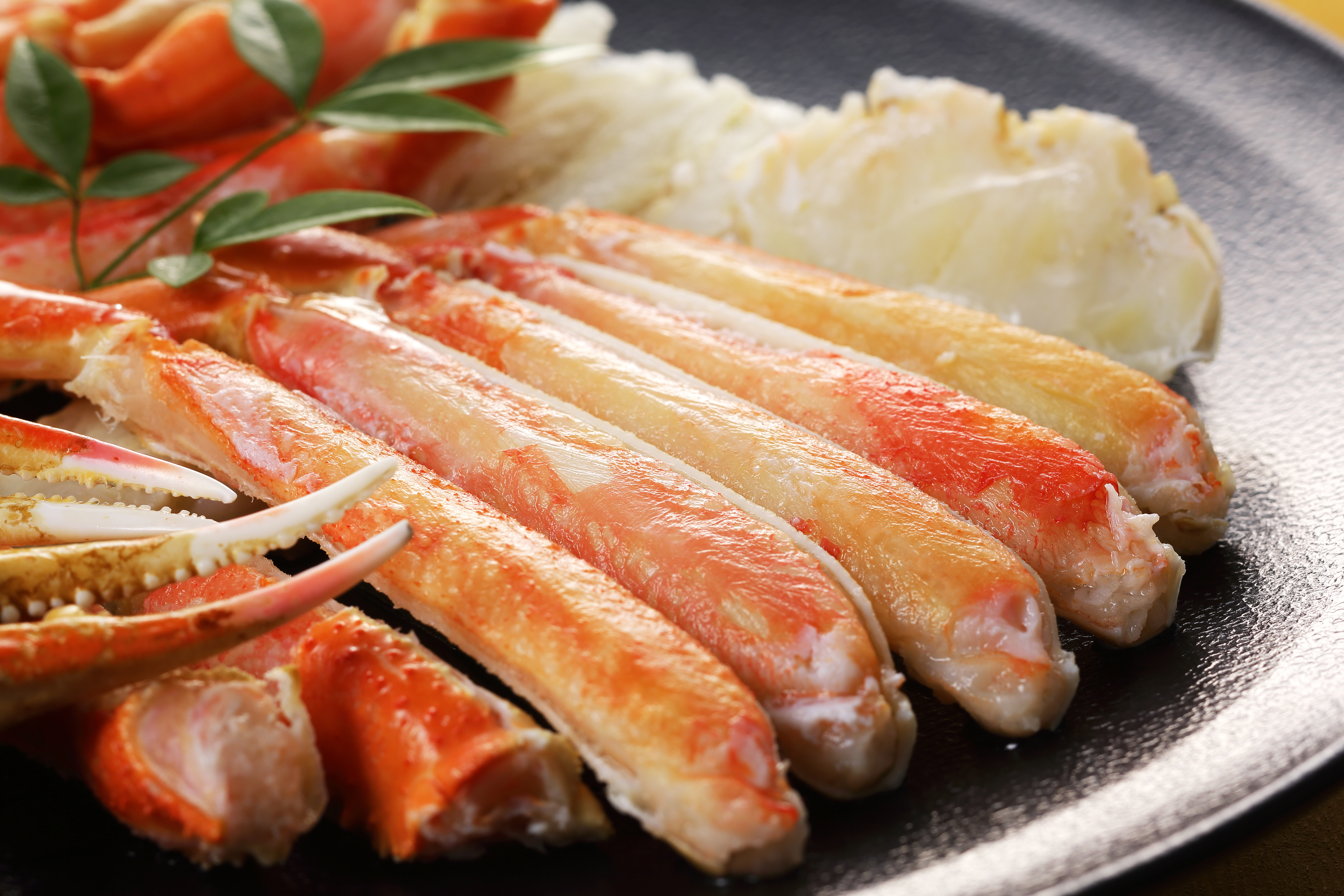 Камчатский деликатес: польза крабового мяса