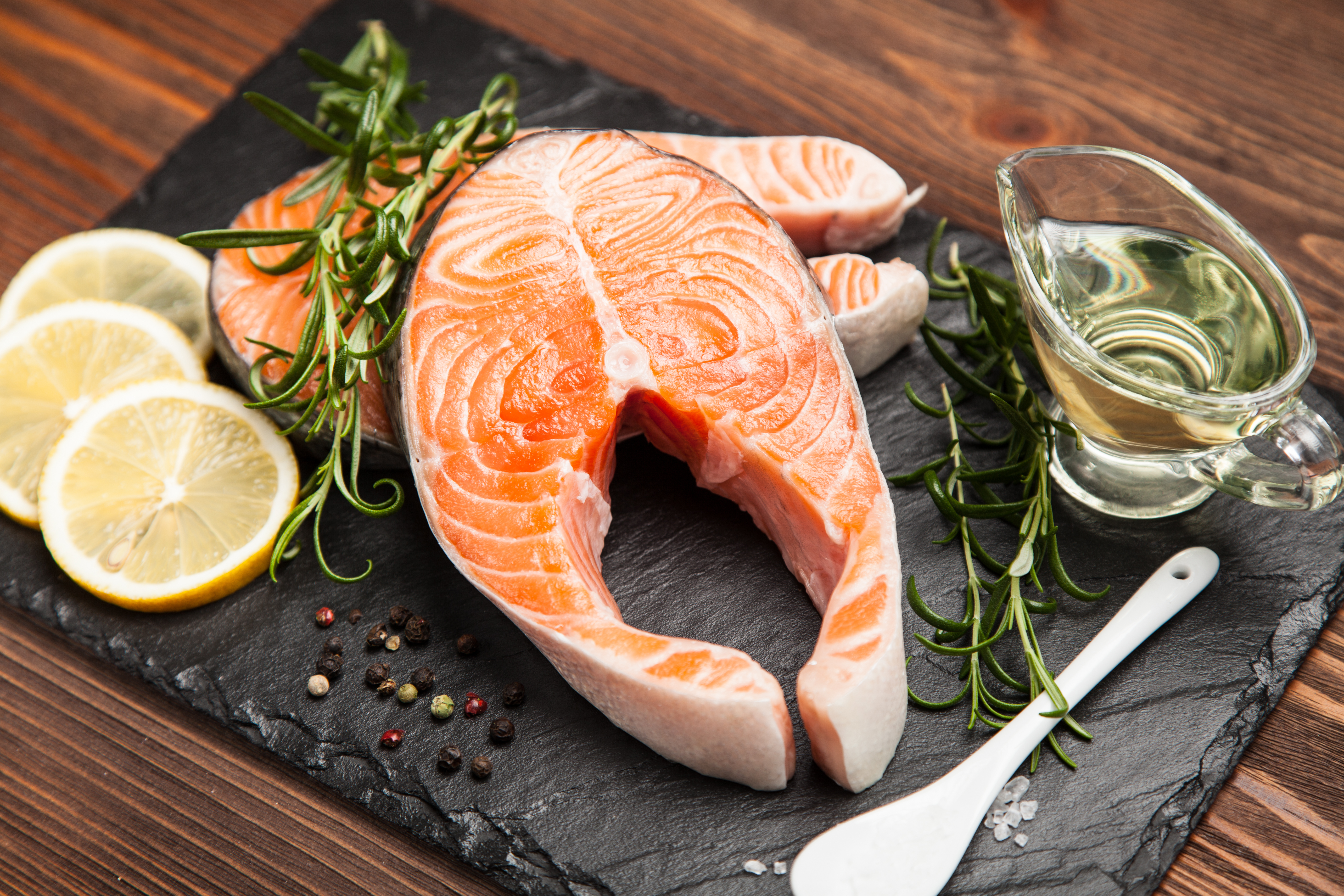 Нерка, кета, кижуч и семга: калорийность и различия стейков 