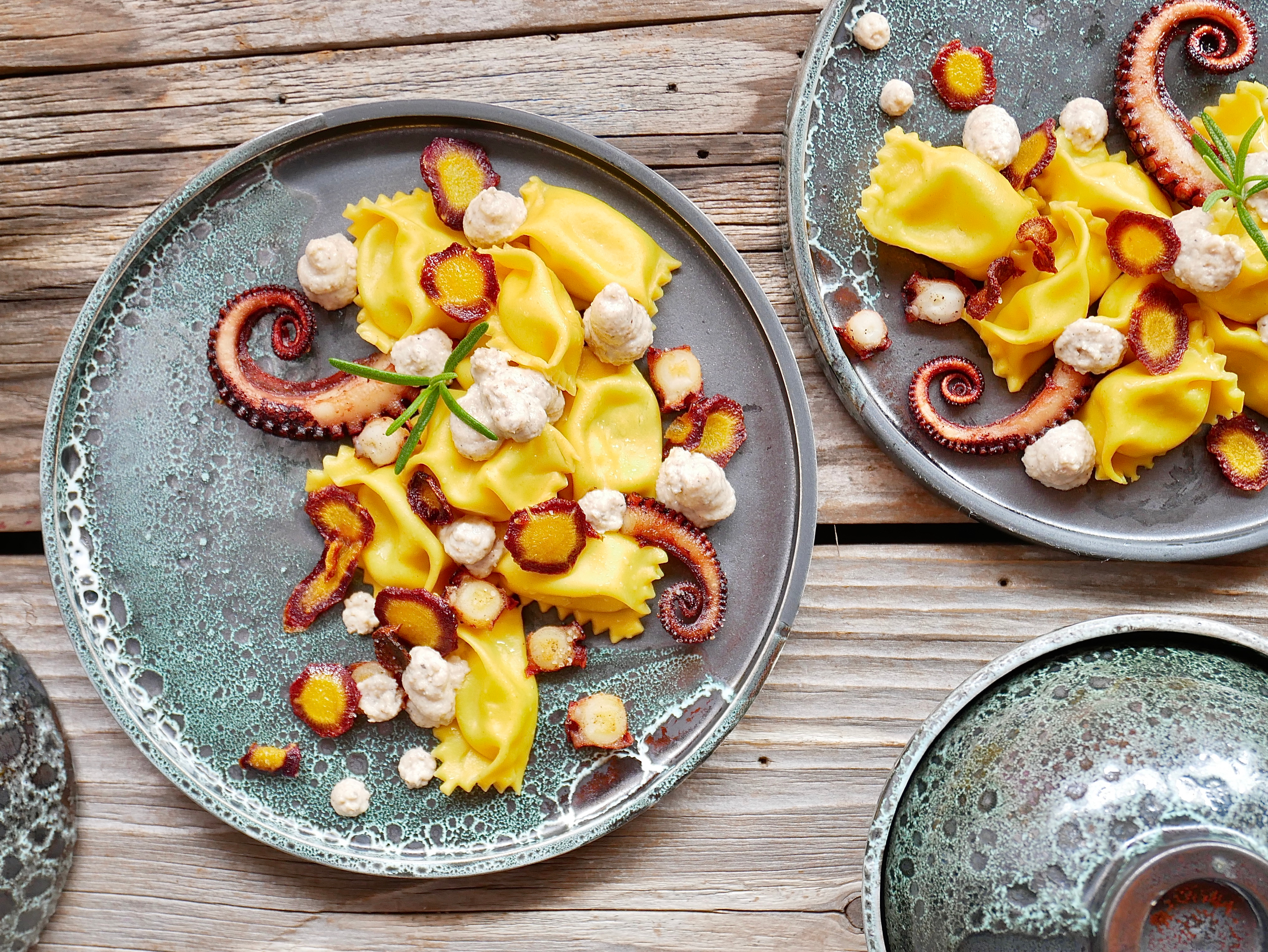 Равиоли с осьминогом и мягким сыром: рецепт итальянского блюда