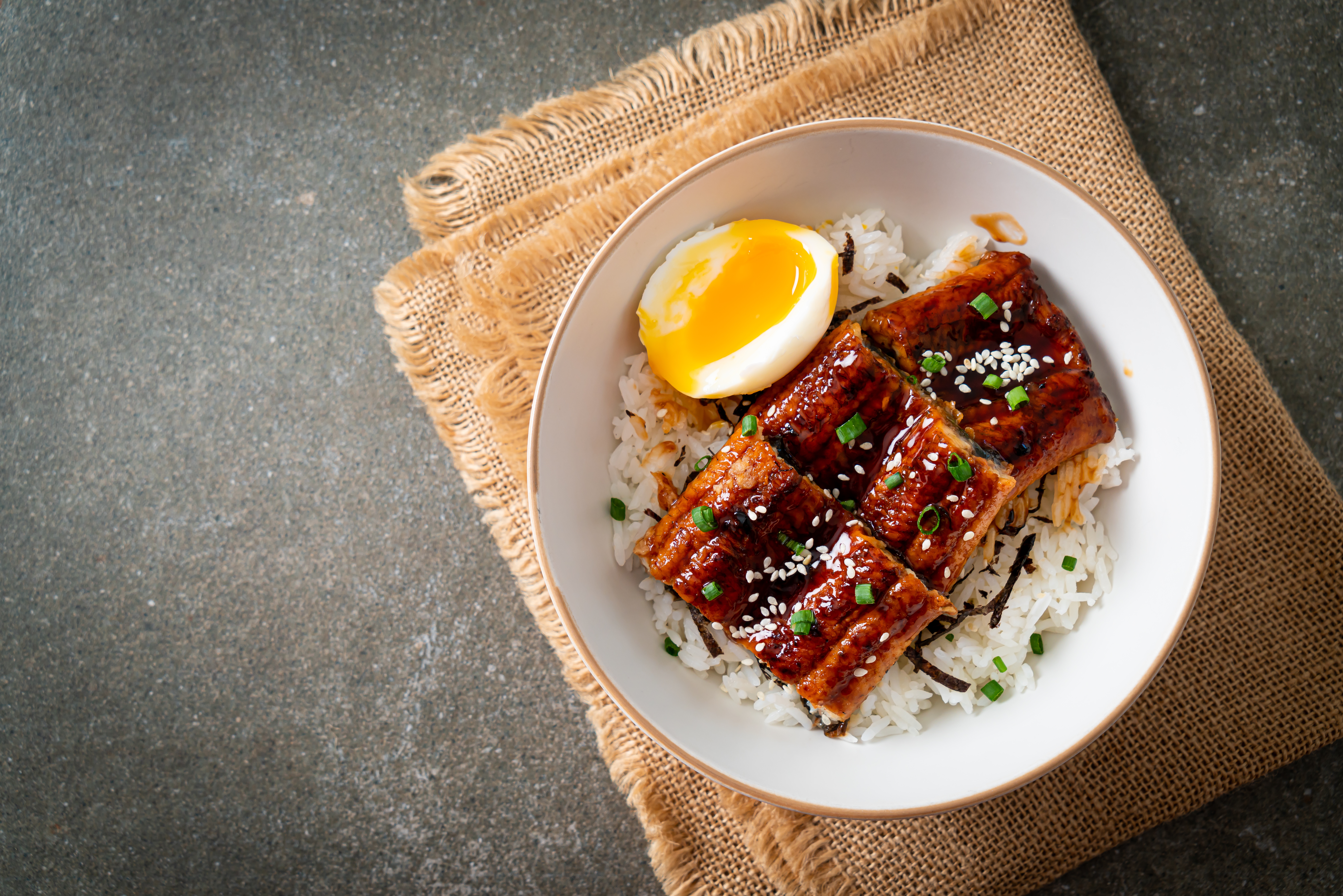 Унадон: пошаговый рецепт японского боула с угрем и яйцом