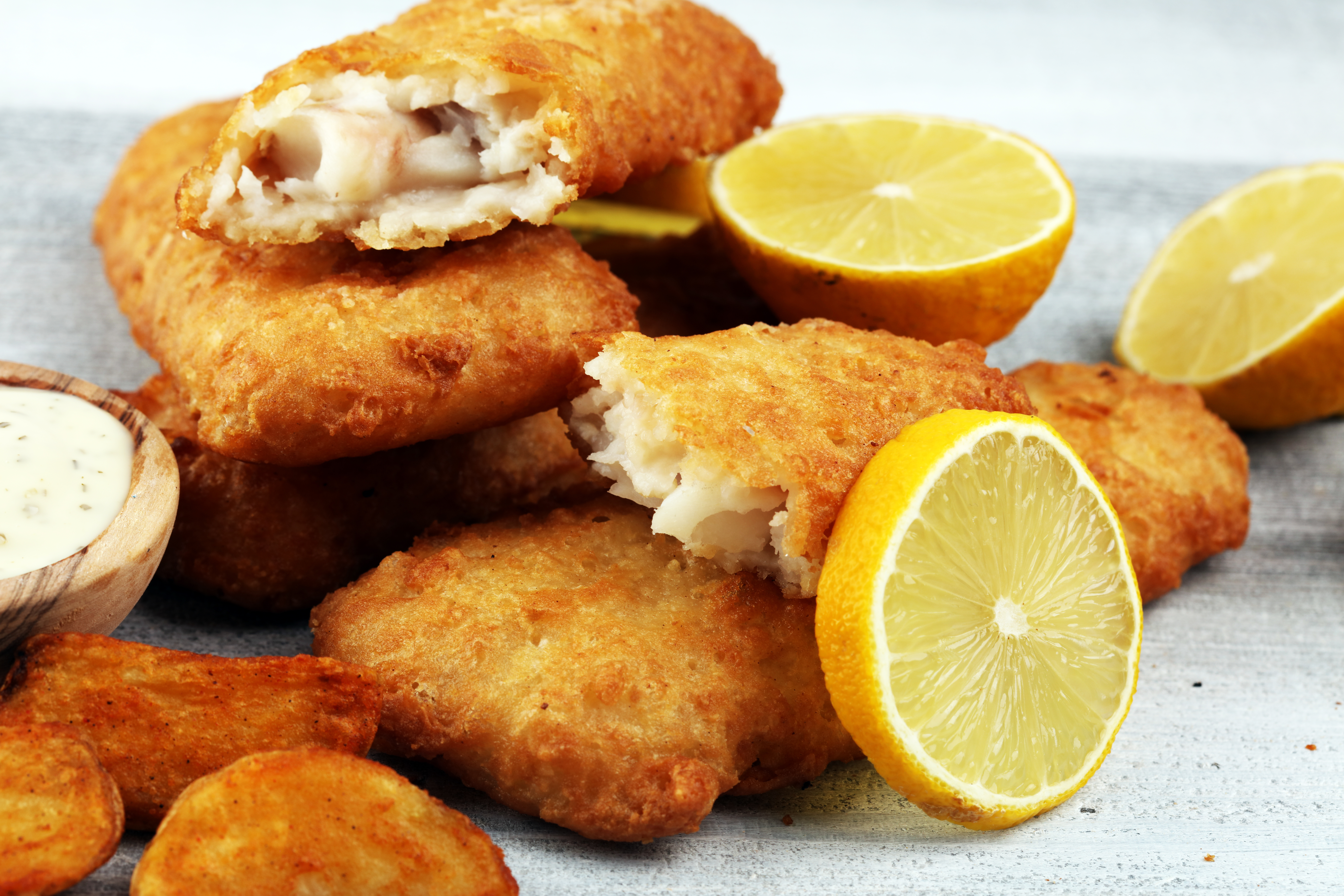 Жареный минтай в яичном кляре: пошаговый рецепт с фото