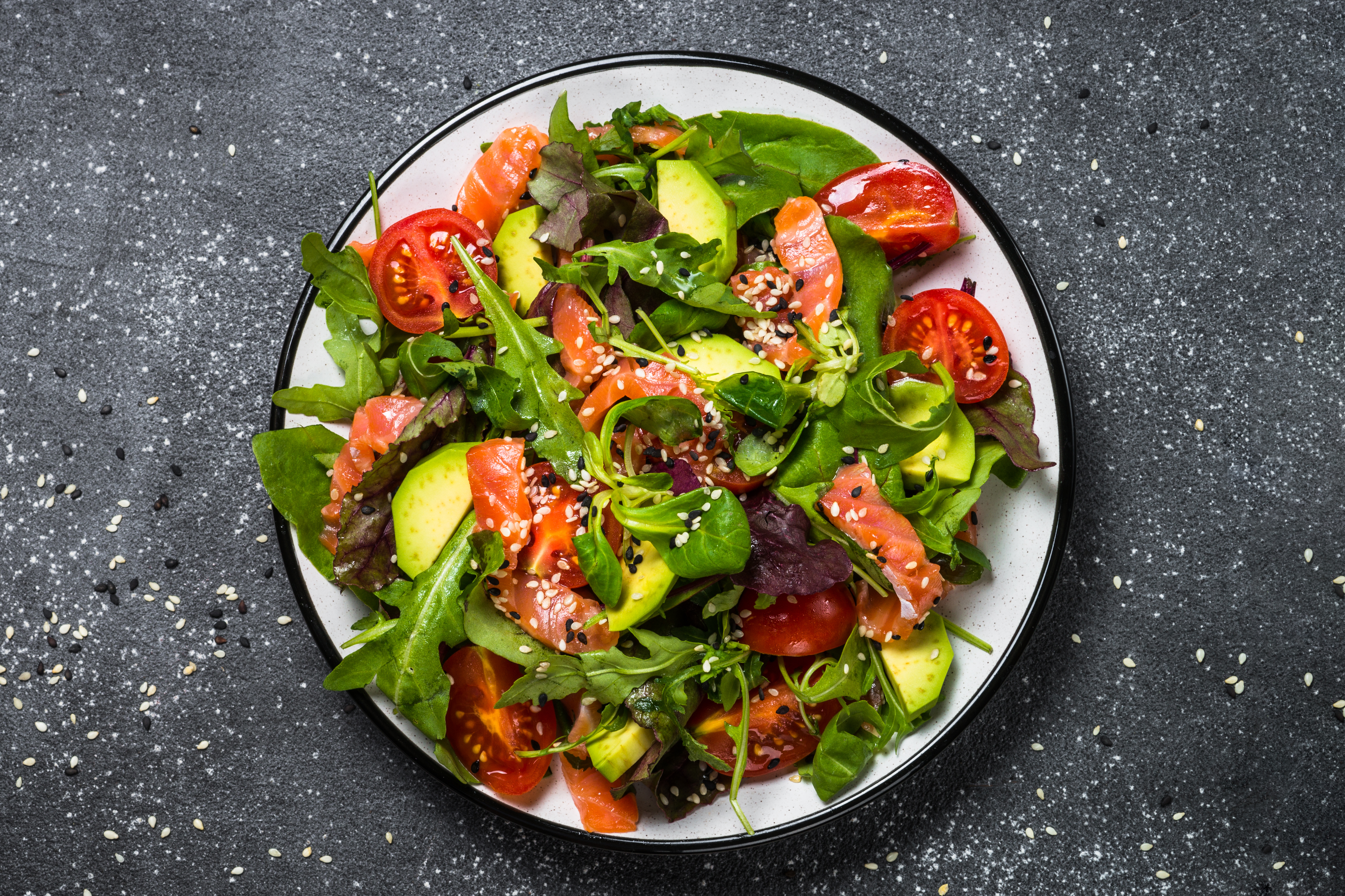 Салат из кеты и авокадо за 20 минут: пошаговый рецепт