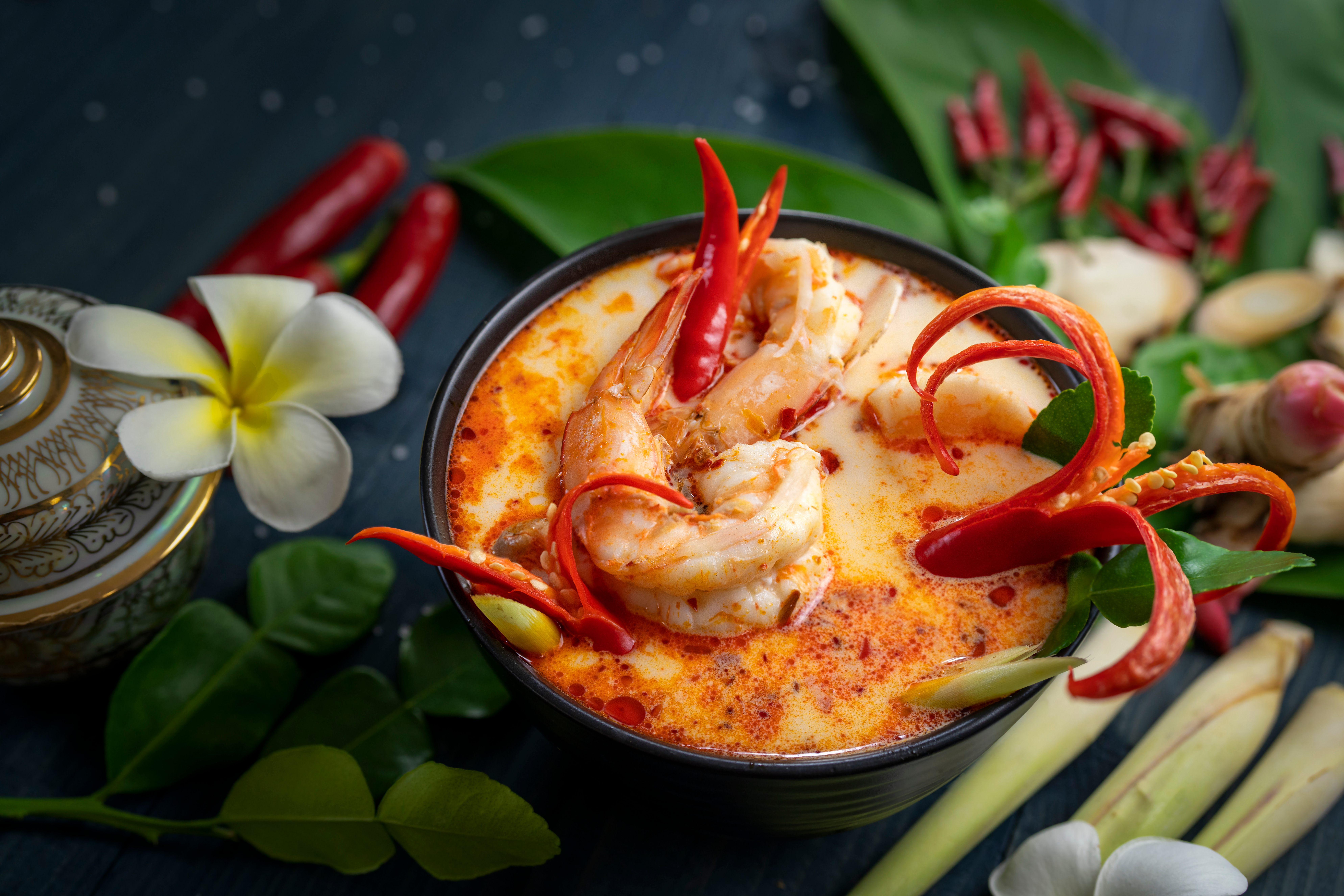 Острый сливочный суп с креветками за 30 минут