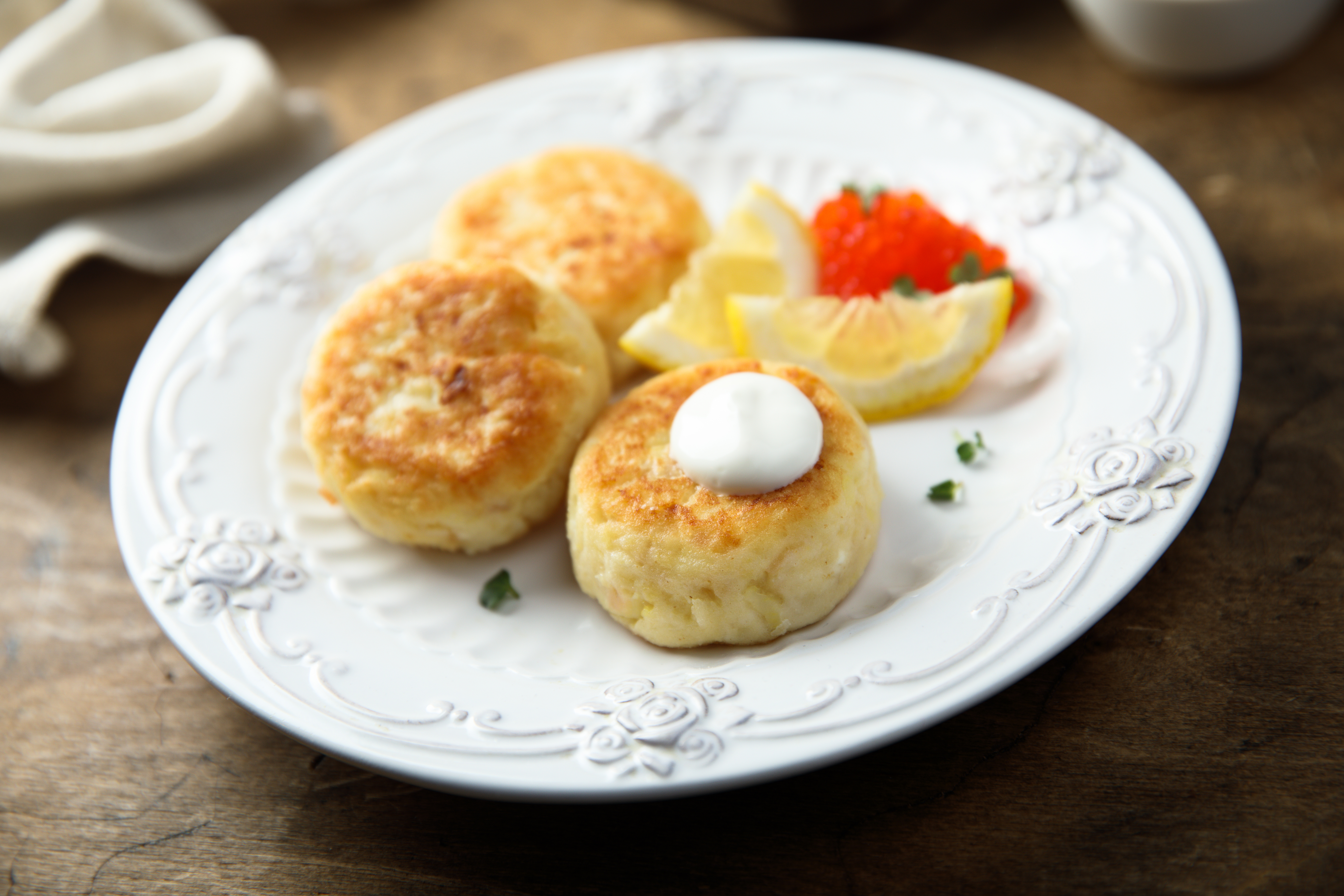 Вкусные оладьи с красной икрой: пошаговый рецепт