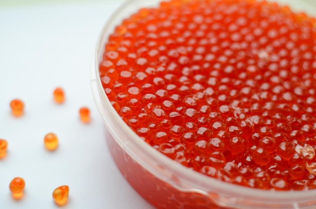 krasnaya-ikra-v-plastikovoj-banke.jpg krasnaya-ikra-v-plastikovoj-banke.jpg