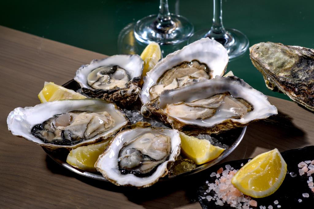 ustricy-s-limonom.jpg ustricy-s-limonom.jpg